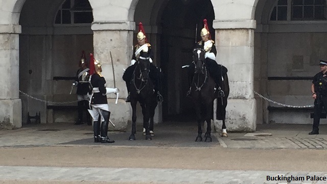 buckingham-palace-e06