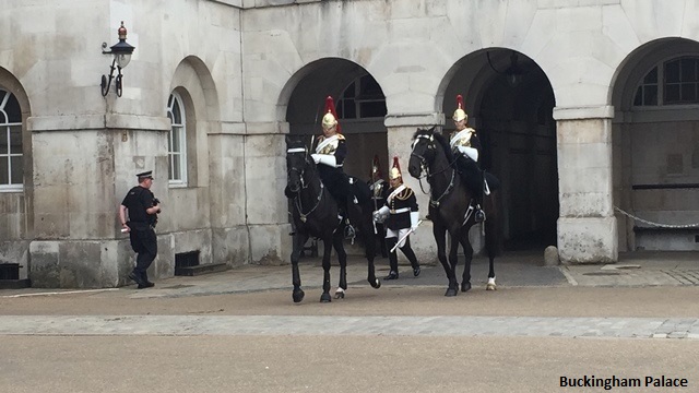 buckingham-palace-e08